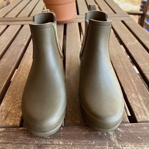 Womens Hunter Original Refined Chelsea Rain bootie, Olive green, size 7